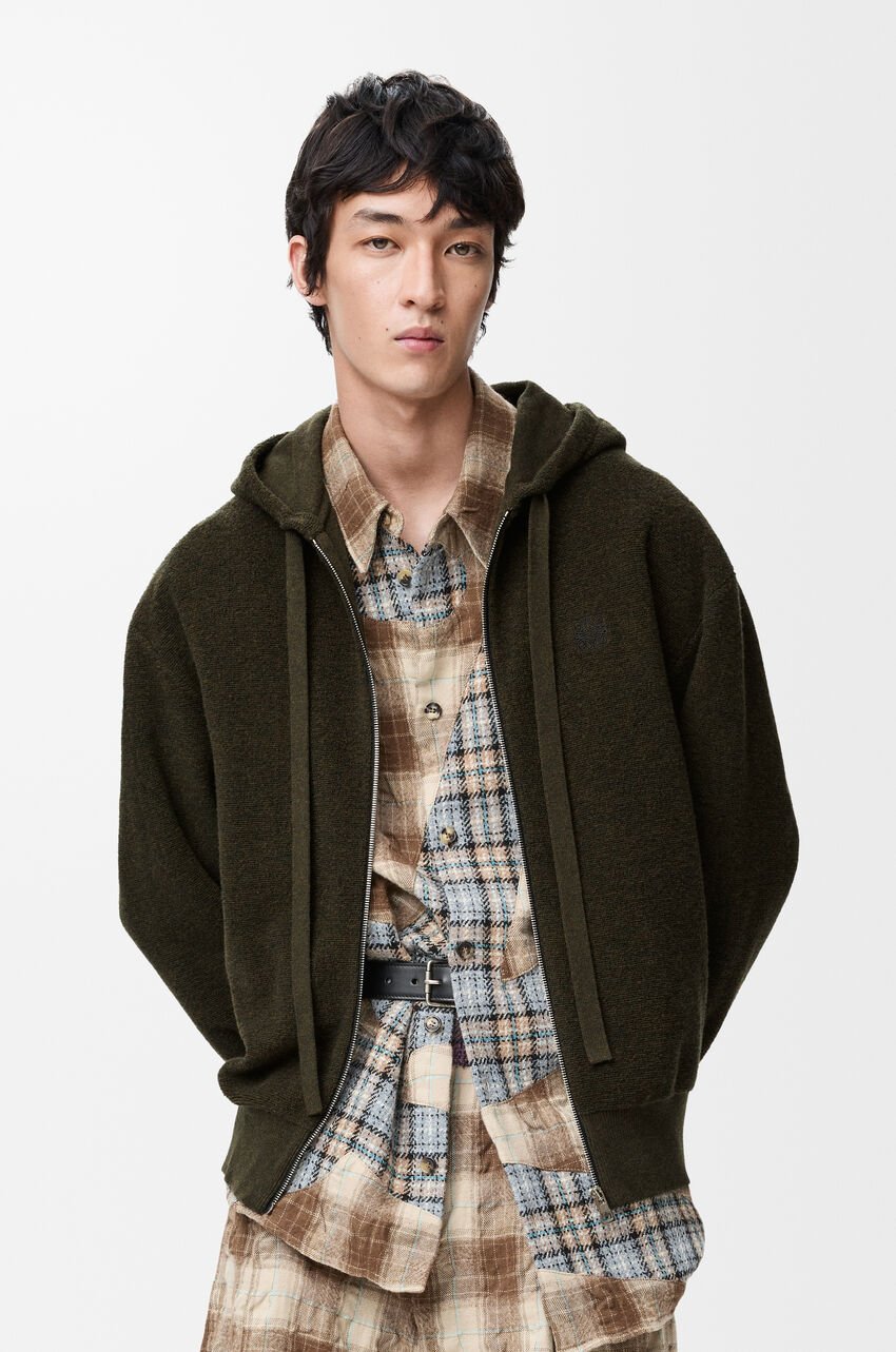 美品　ロエベ　子羊　スエードコート　ベルト付き　くすみブルー　38 LOEWE | Saks Fifth Avenue 日本公式サイト